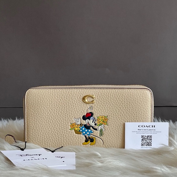 CH472 - Disney X Coach Accordion Zip Wallet with Minnie Mouse - Picture 10 of 11